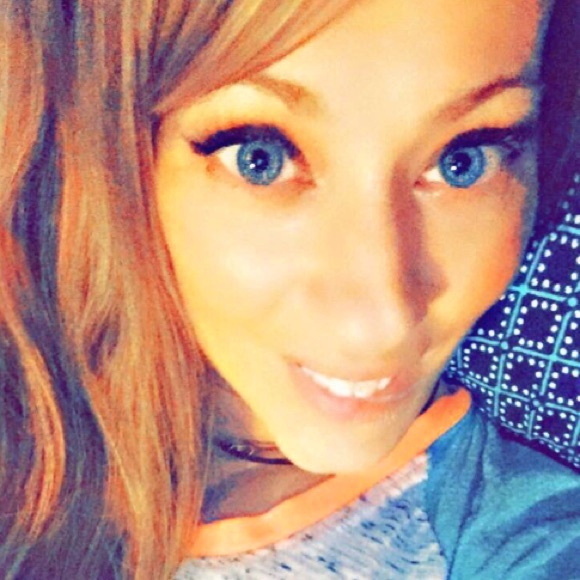 Meet your Posher, Cindy - Picture 2 of 2